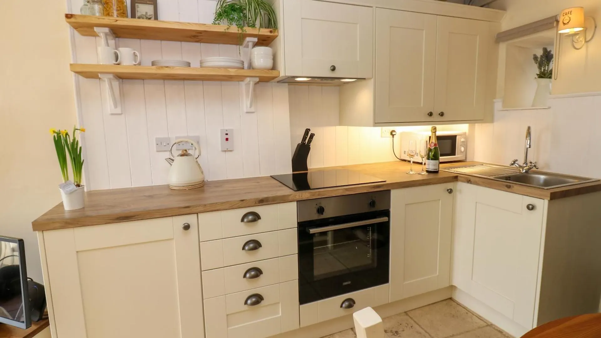 Lavender Cottage, Leyburn Askrigg 0*,